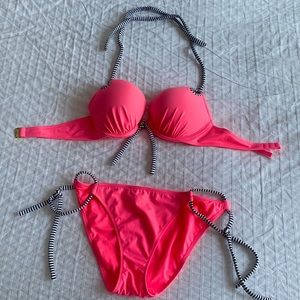 Victoria’s Secret Bombshell bikini